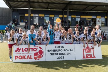 Bild 184 - wBJ Lotto Pokal Finale  Eimsbuetteler TV - Hamburger SV : Ergebnis: 0:3